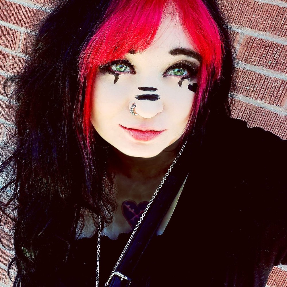 Meet your Posher, Felisha